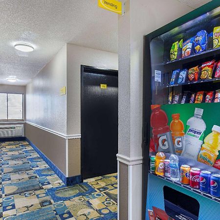 Super 8 By Wyndham Somerset Luaran gambar