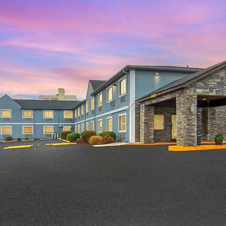 Super 8 By Wyndham Somerset Luaran gambar