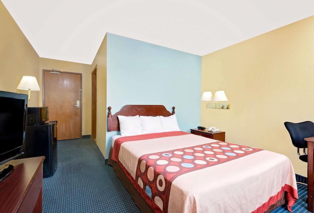 Super 8 By Wyndham Somerset Luaran gambar